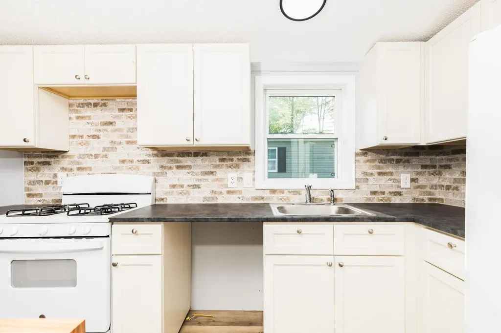 311 Friar Tuck Drive Exeter NH 03833