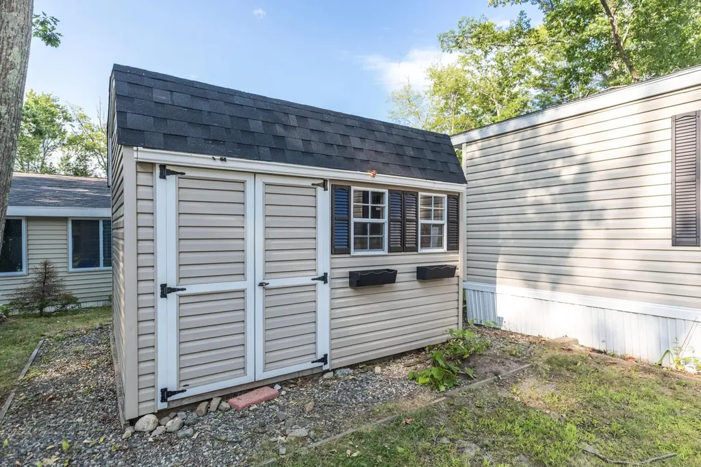 311 Friar Tuck Drive Exeter NH 03833