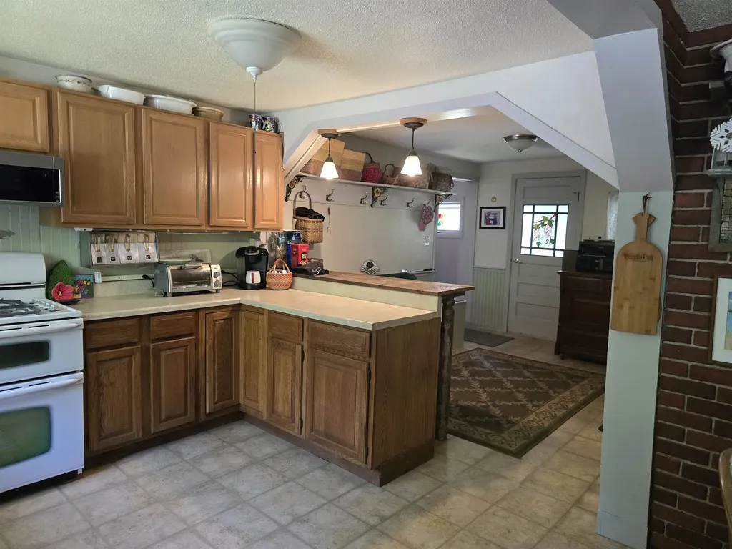 786 Washington Road Goshen NH 03752