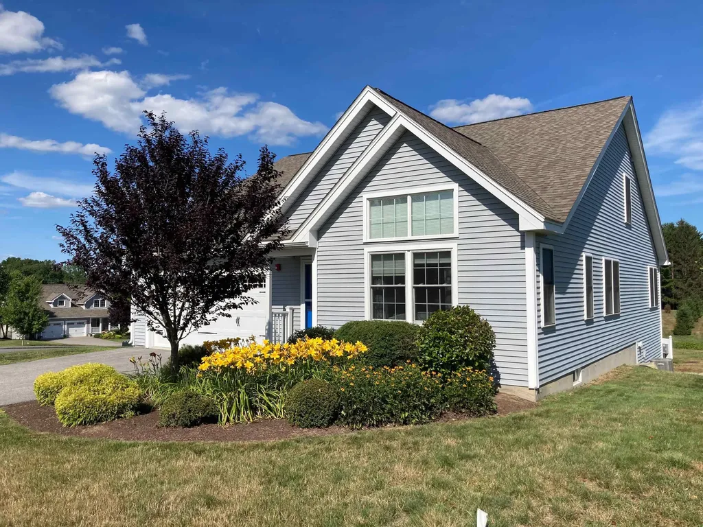 11 Three Ponds Drive Brentwood NH 03833