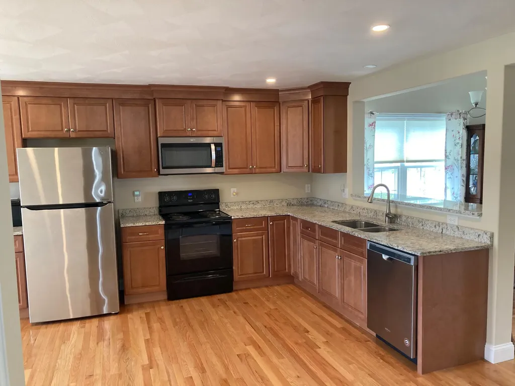 11 Three Ponds Drive Brentwood NH 03833