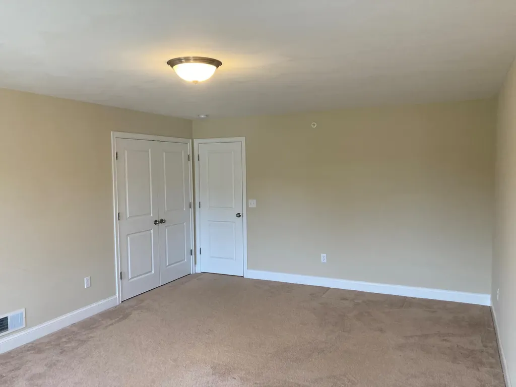 11 Three Ponds Drive Brentwood NH 03833