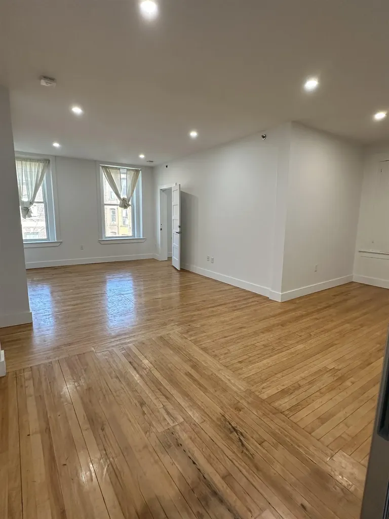 4 Elliot Street Brattleboro VT 05301