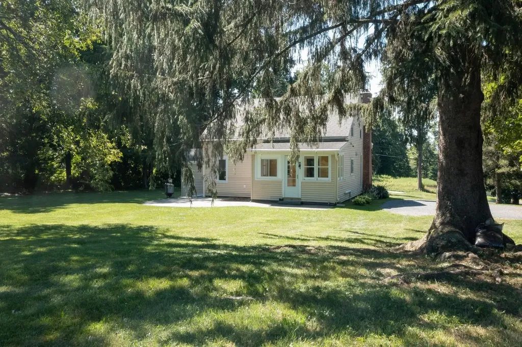 374 Overlea Road Bennington VT 05201