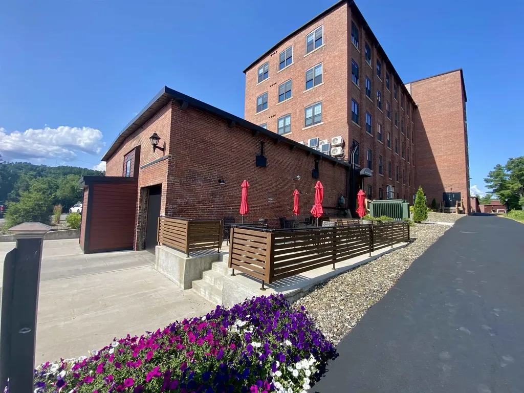 24 Beacon Street Littleton NH 03561