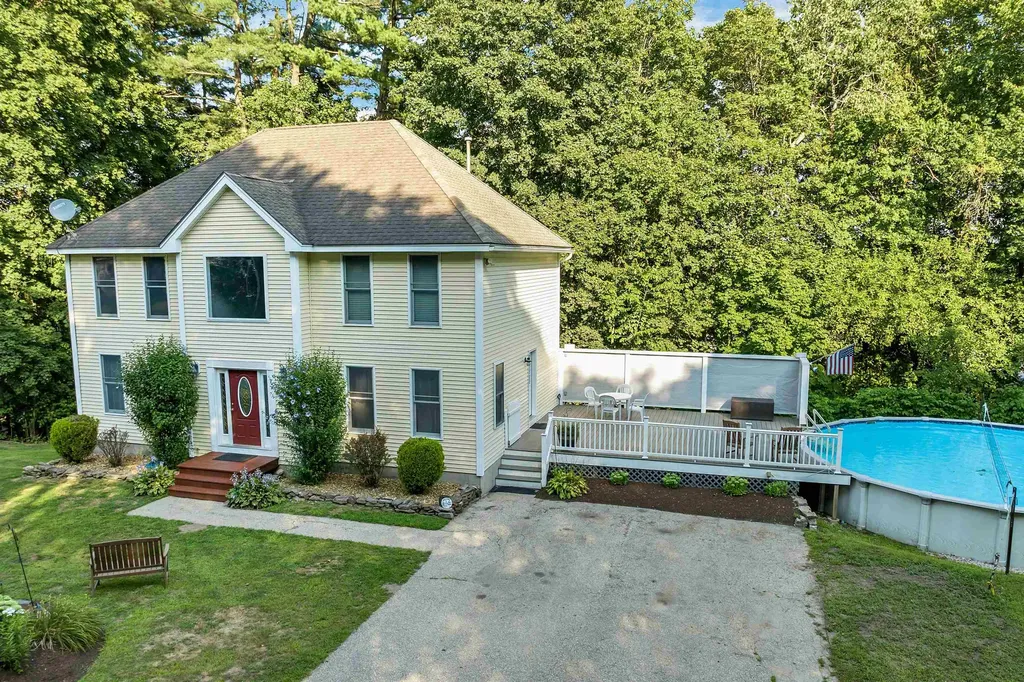 12 Lawrence Street Derry NH 03038