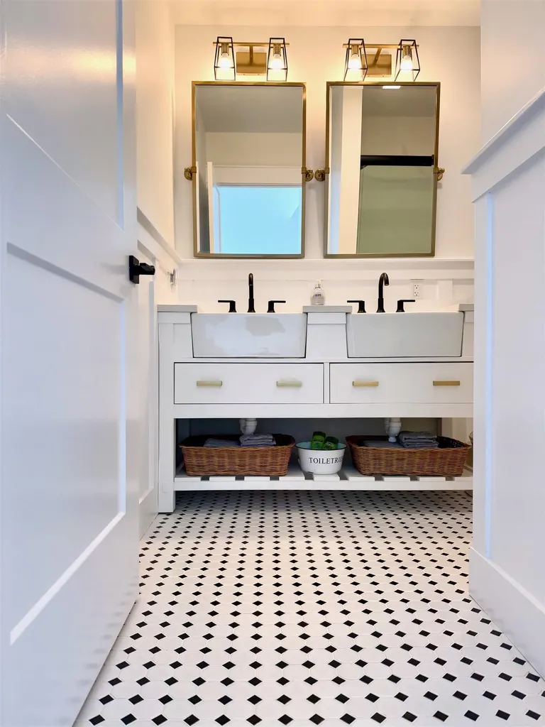 239 Skimobile Road Conway NH 03860