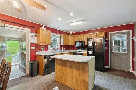 96 Dairy Lane Windsor VT 05089