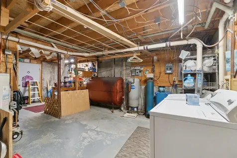 96 Dairy Lane Windsor VT 05089