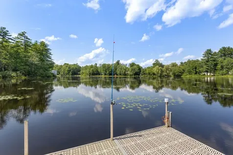 18b Lakeview Drive Northwood NH 03261
