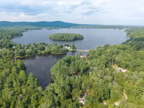 18b Lakeview Drive Northwood NH 03261