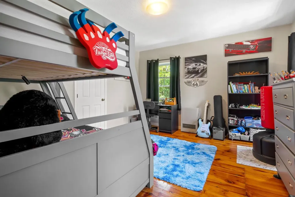 16 Meetinghouse Hill Road New Boston NH 03070