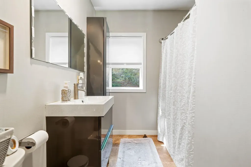 16 Meetinghouse Hill Road New Boston NH 03070