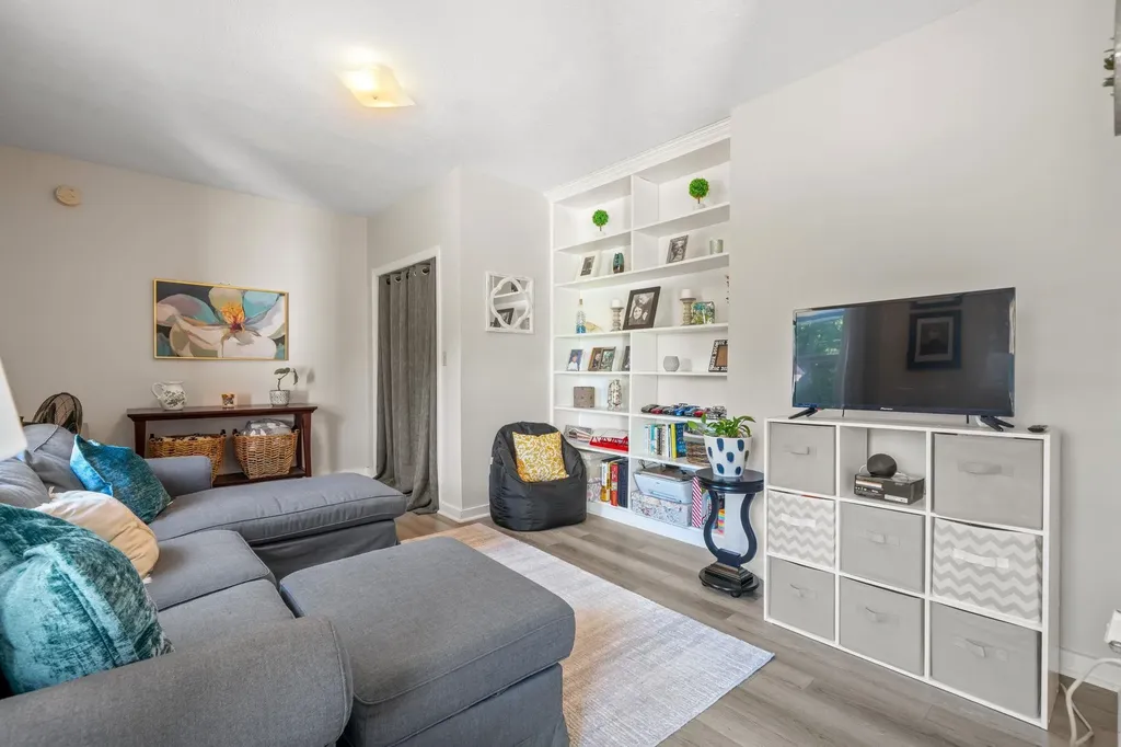 16 Meetinghouse Hill Road New Boston NH 03070