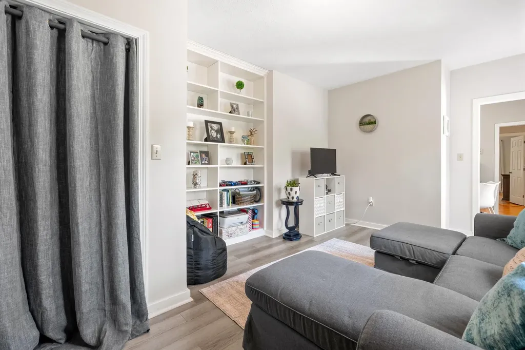 16 Meetinghouse Hill Road New Boston NH 03070