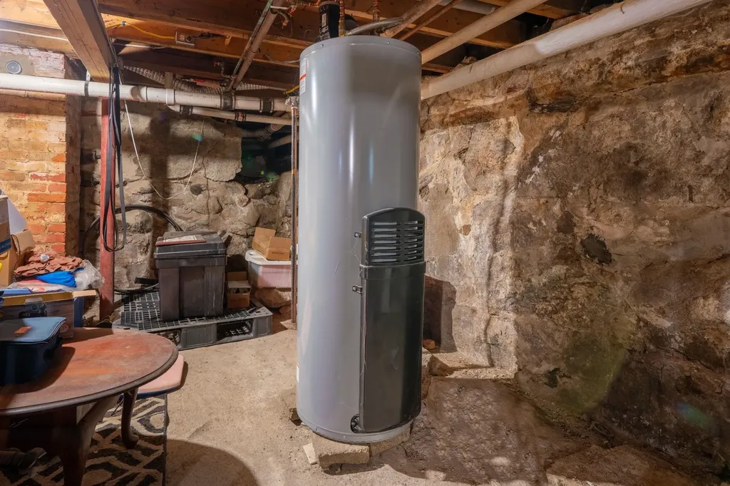 16 Meetinghouse Hill Road New Boston NH 03070