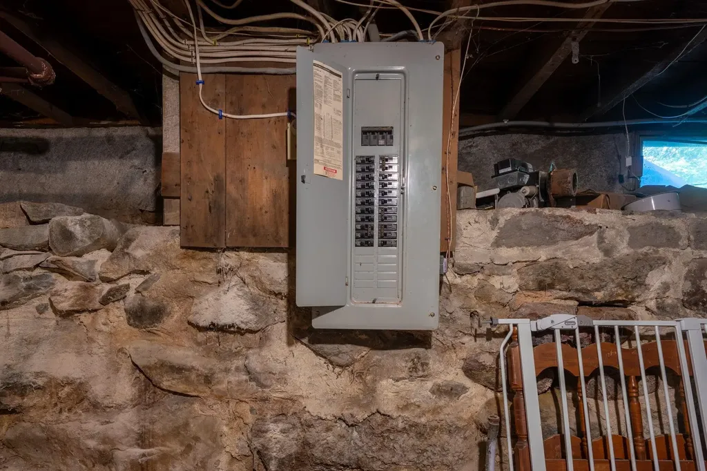 16 Meetinghouse Hill Road New Boston NH 03070