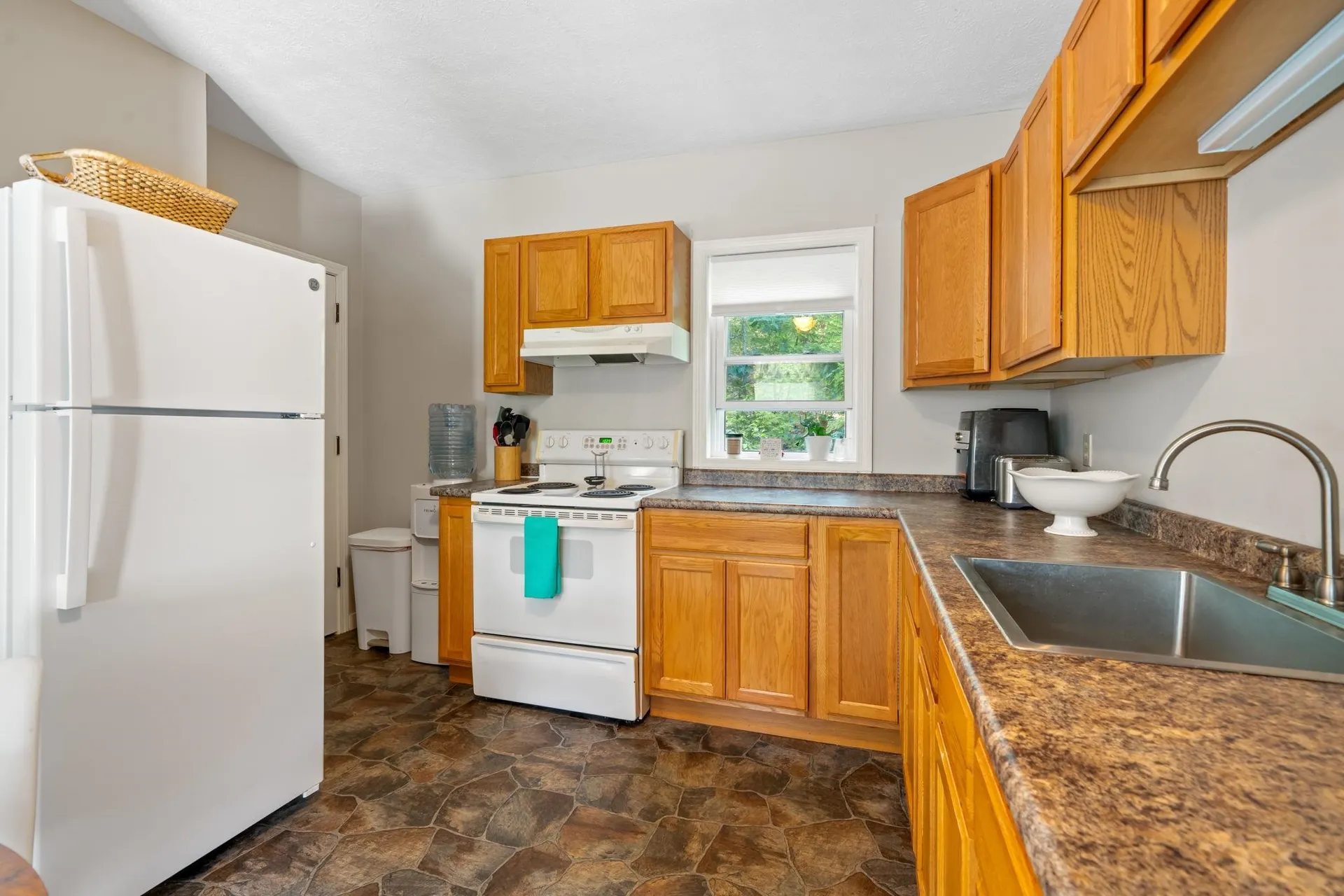 16 Meetinghouse Hill Road New Boston NH 03070