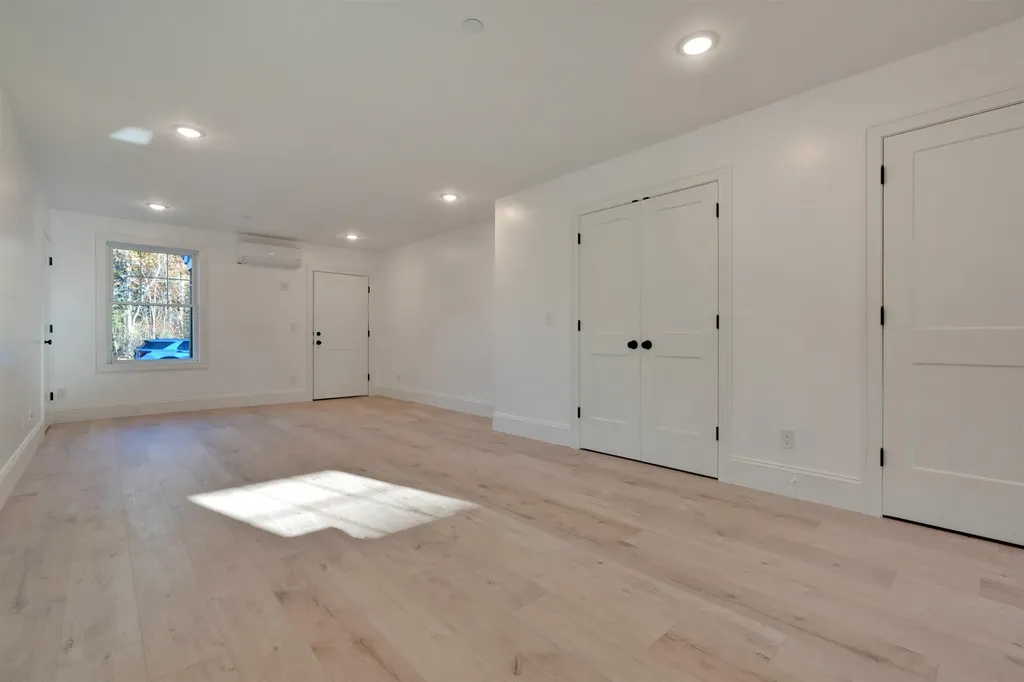 2 Cape Coral Way Rochester NH 03867