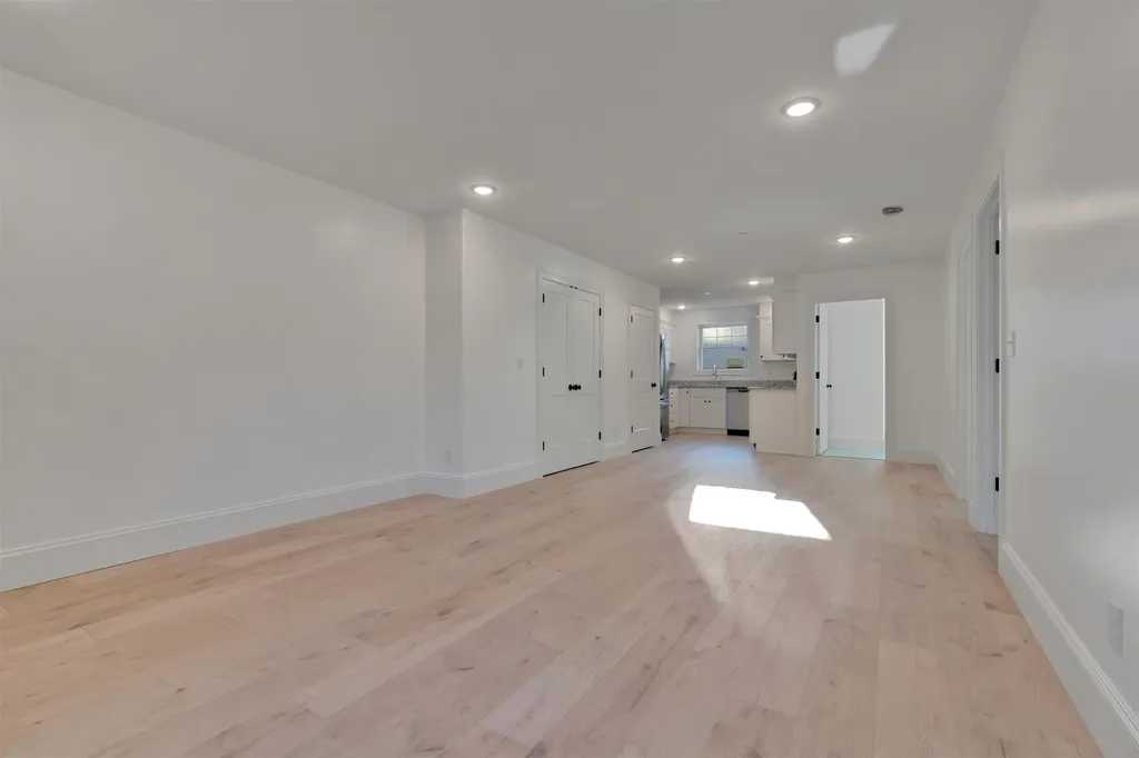 2 Cape Coral Way Rochester NH 03867