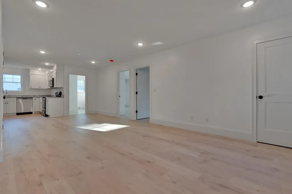 2 Cape Coral Way Rochester NH 03867