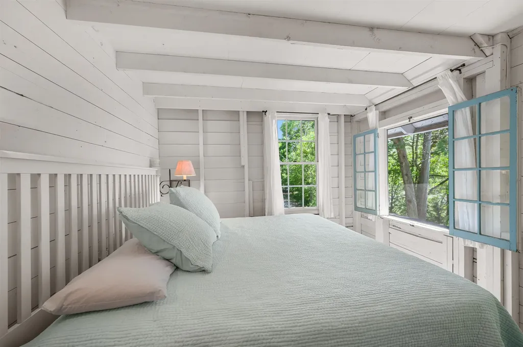 335 W Shore Road South Hero VT 05486