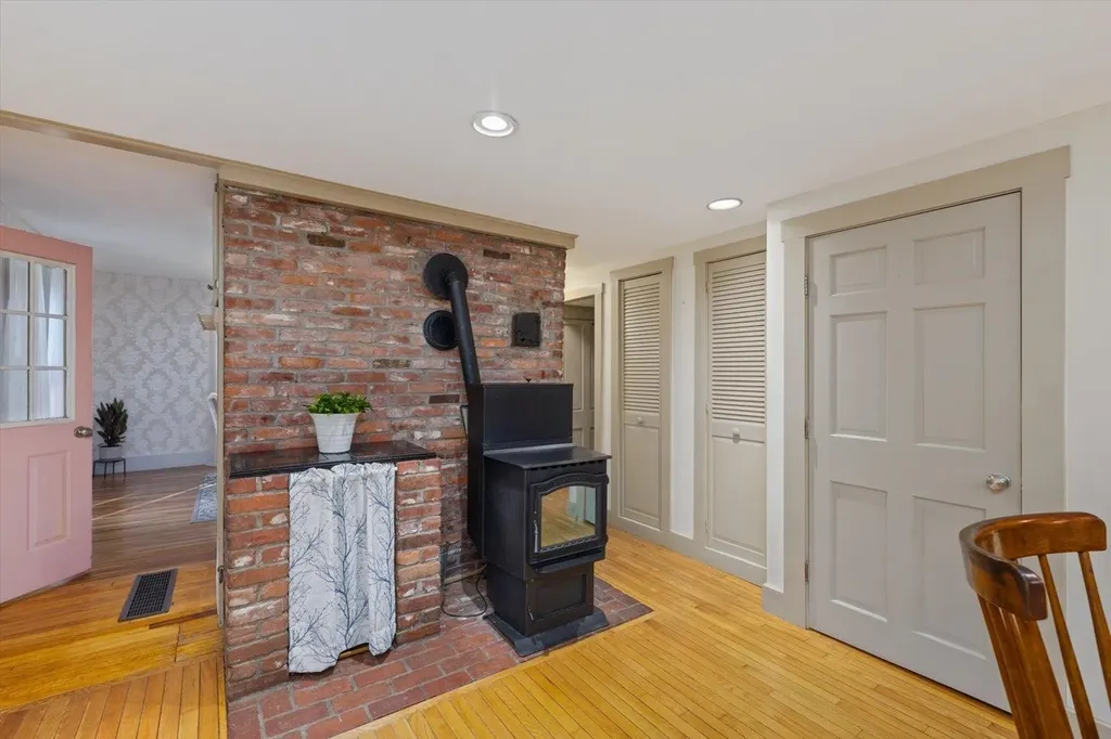 3 Old County Road South Francestown NH 03043