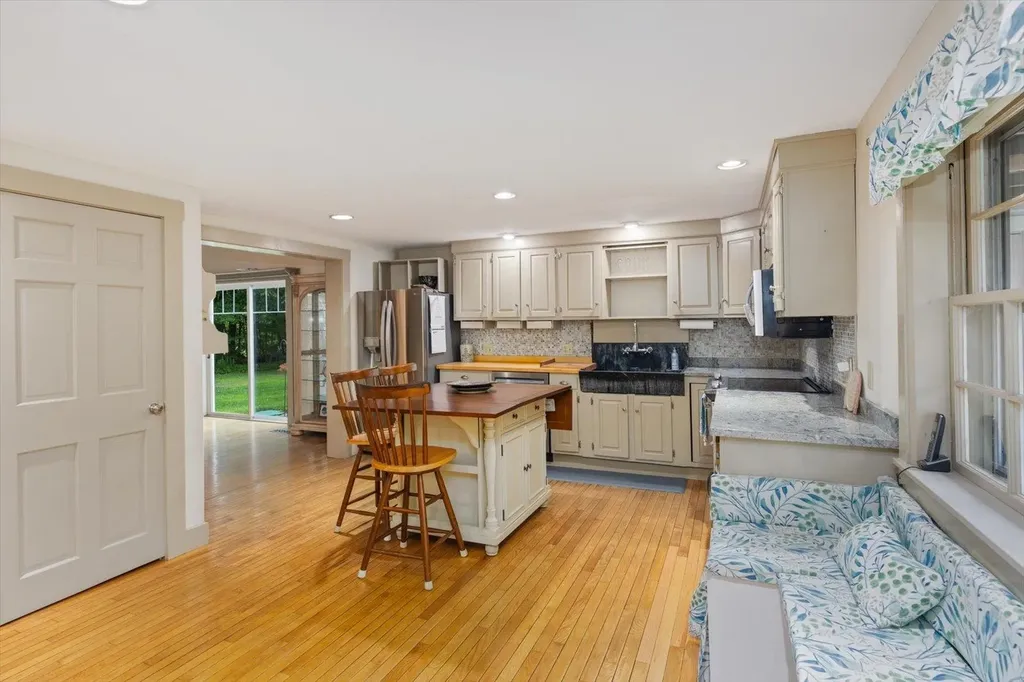 3 Old County Road South Francestown NH 03043