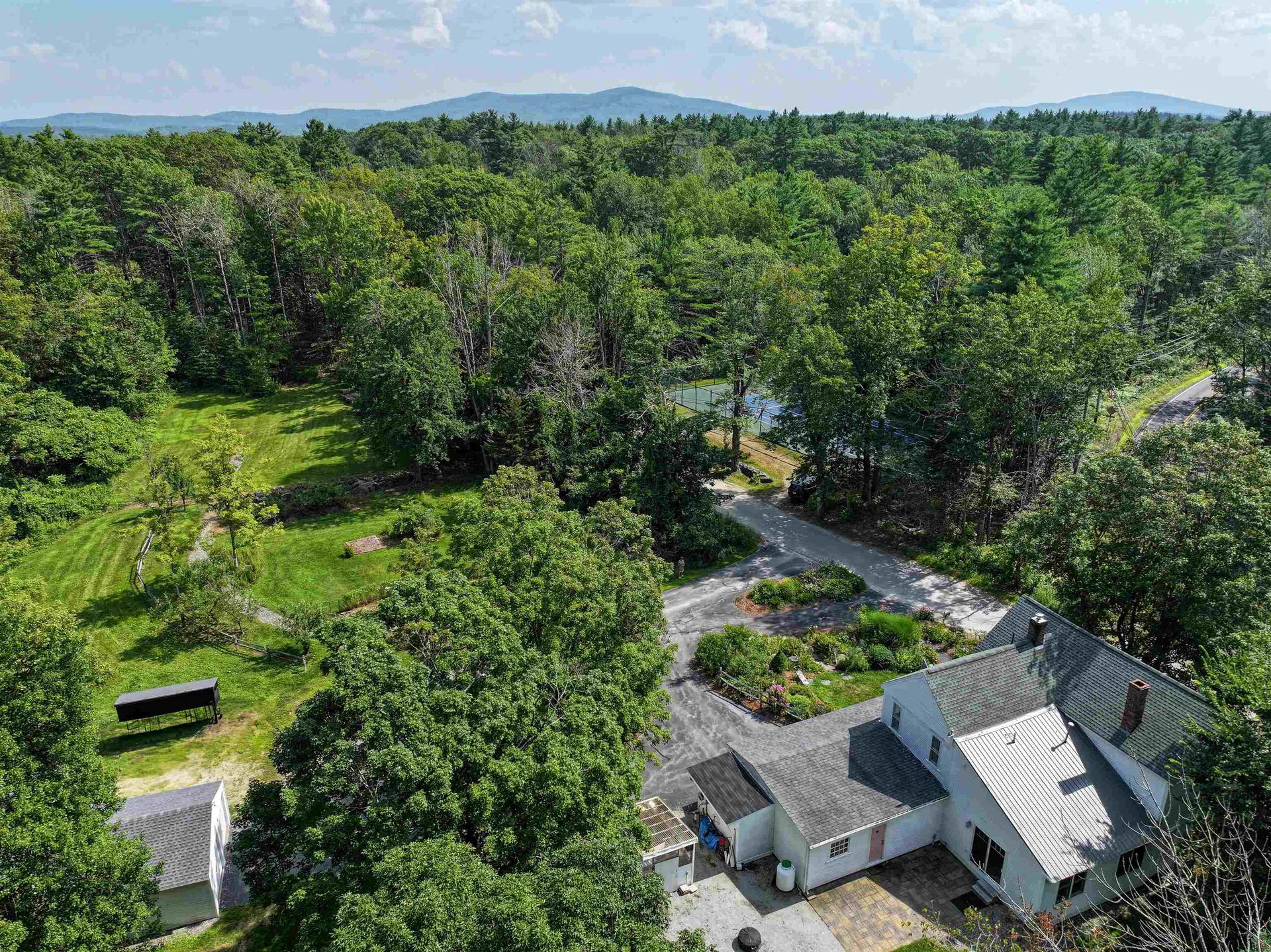 3 Old County Road South Francestown NH 03043