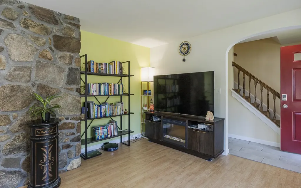 17 Leahy Road Keene NH 03431