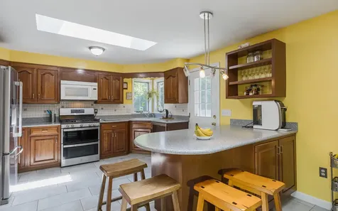 17 Leahy Road Keene NH 03431