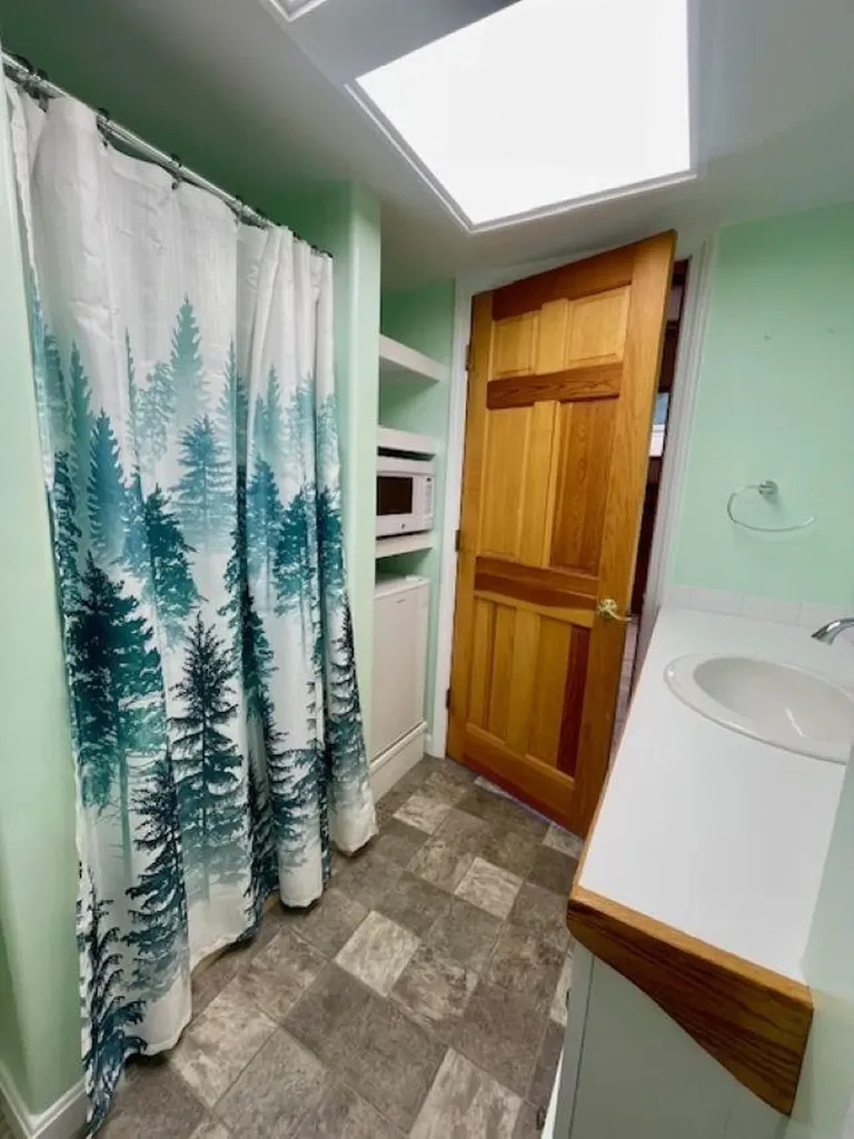 29 Hubbard Grove Road Shelburne NH 03581