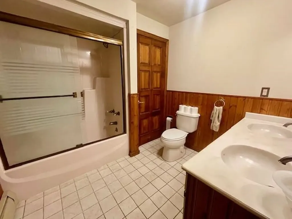 29 Hubbard Grove Road Shelburne NH 03581