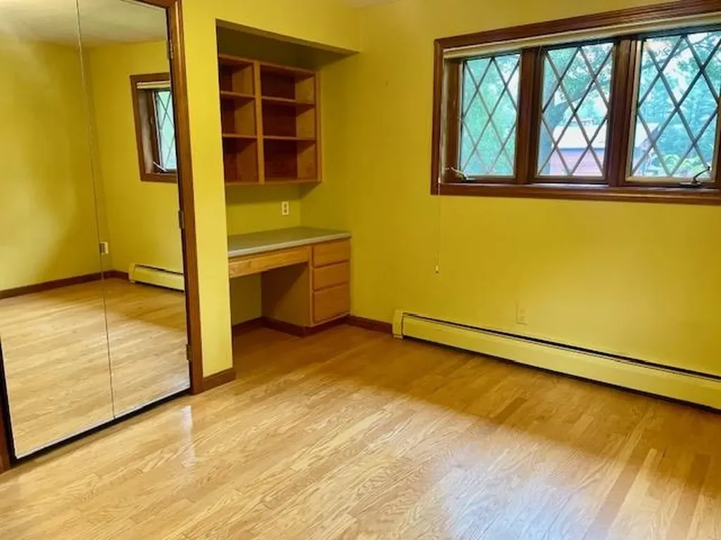 29 Hubbard Grove Road Shelburne NH 03581