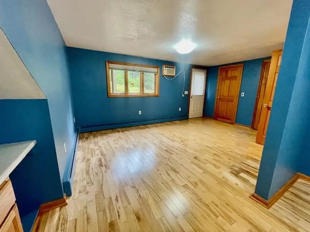 29 Hubbard Grove Road Shelburne NH 03581