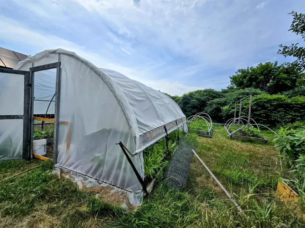 6680 Route 5, S Newbury VT 05051