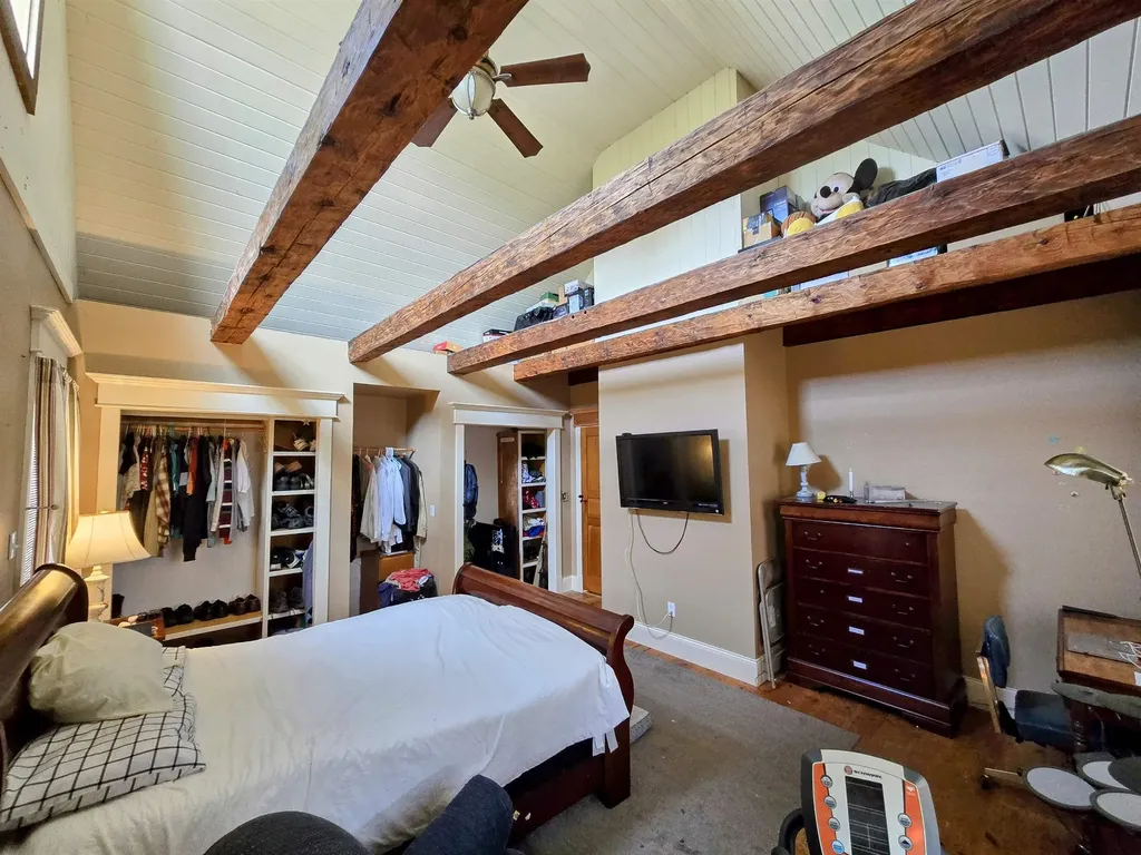 6680 Route 5, S Newbury VT 05051