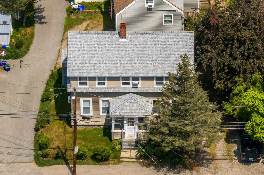 8 South Street Newmarket NH 03857