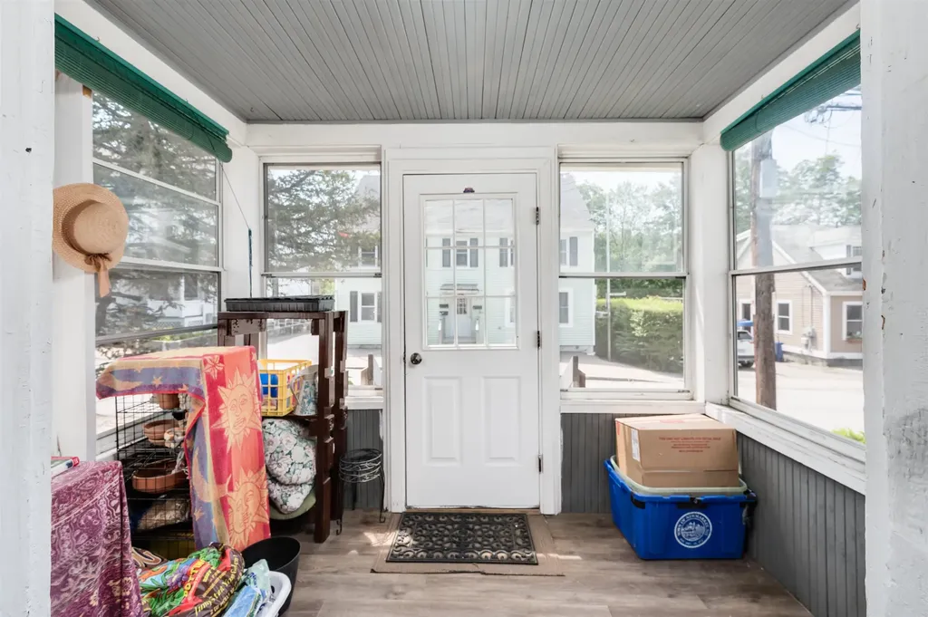 8 South Street Newmarket NH 03857