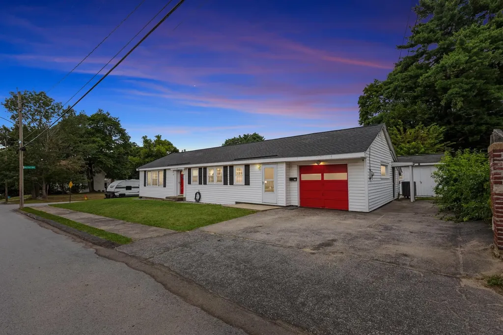 144 Oakland Avenue Manchester NH 03109