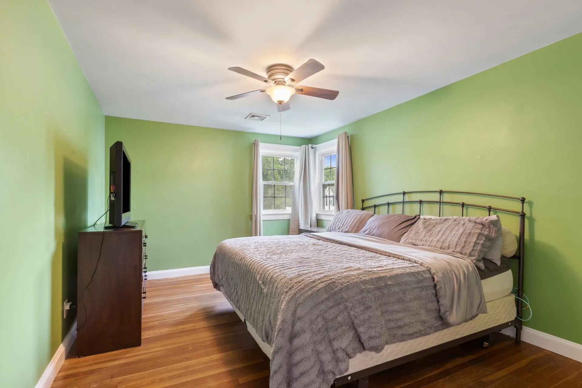 144 Oakland Avenue Manchester NH 03109