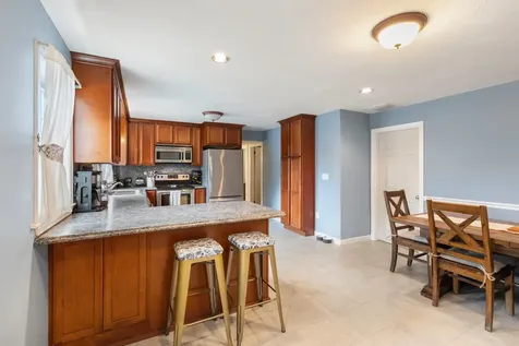144 Oakland Avenue Manchester NH 03109