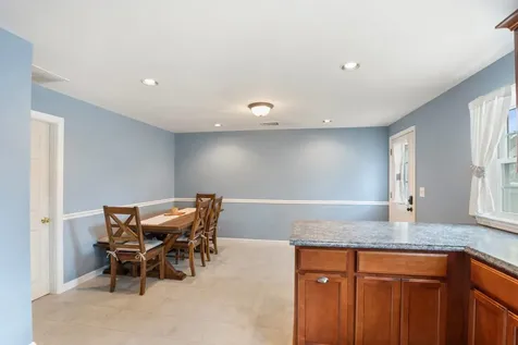 144 Oakland Avenue Manchester NH 03109