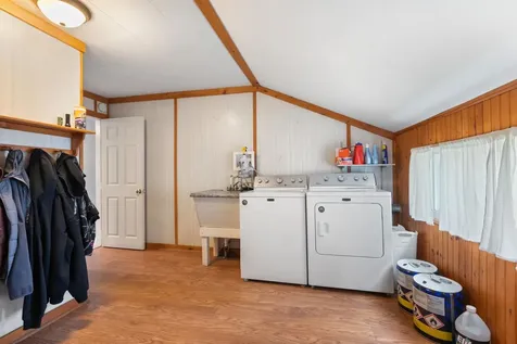 144 Oakland Avenue Manchester NH 03109