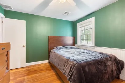 144 Oakland Avenue Manchester NH 03109