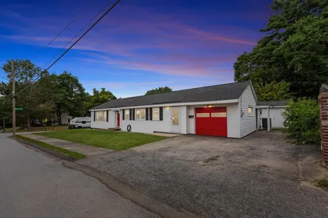 144 Oakland Avenue Manchester NH 03109