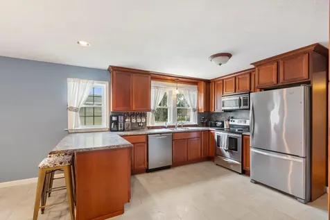 144 Oakland Avenue Manchester NH 03109