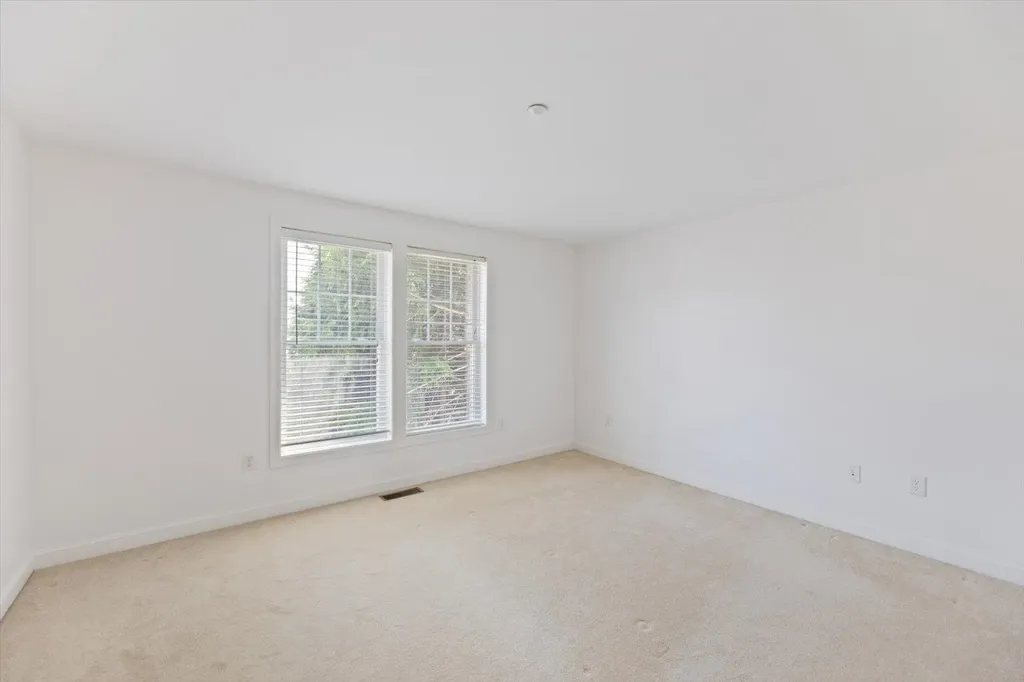 10 Eastridge Drive Peterborough NH 03458