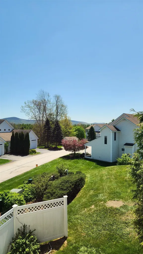 10 Eastridge Drive Peterborough NH 03458