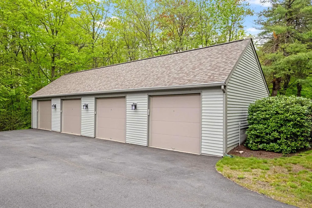 68 Governor Wentworth Highway Tuftonboro NH 03853